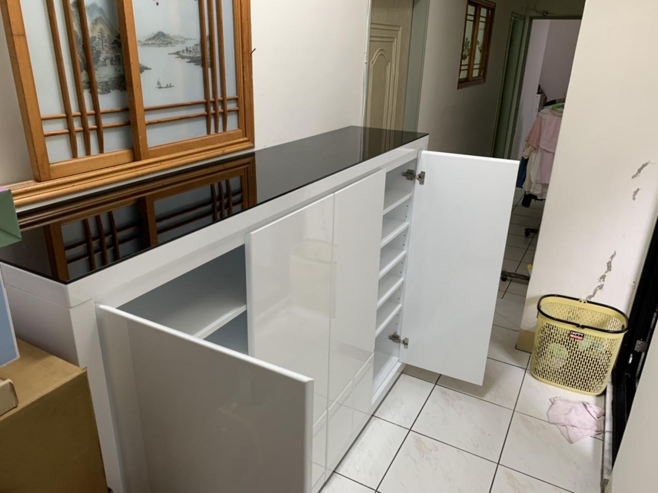 訂製亮烤白鞋櫃