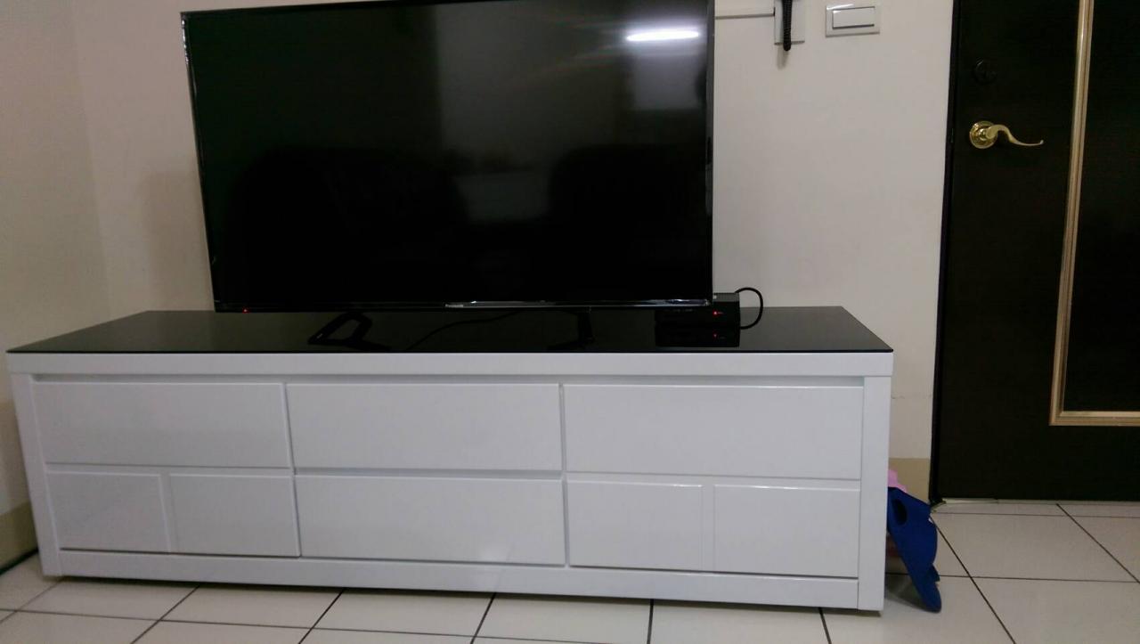 訂製亮烤白電視櫃